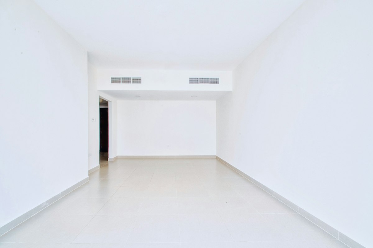 Piso vacío listo para vaciar